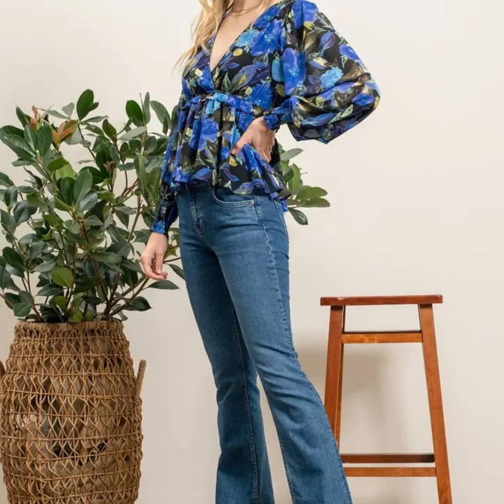 Blu Pepper V Neck Blue Floral Top